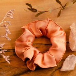 Luxusní hedvábná gumička, těžký satén, pudrová