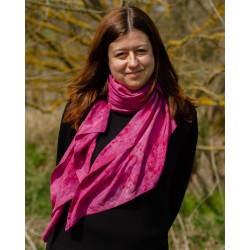 Hedvábný šátek Tsanteleina, 140x90 cm, košenila