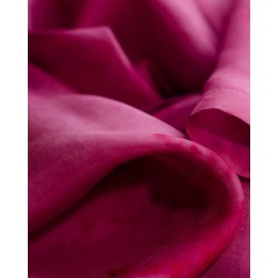 Hedvábný šátek Tsanteleina, 140x90 cm, košenila